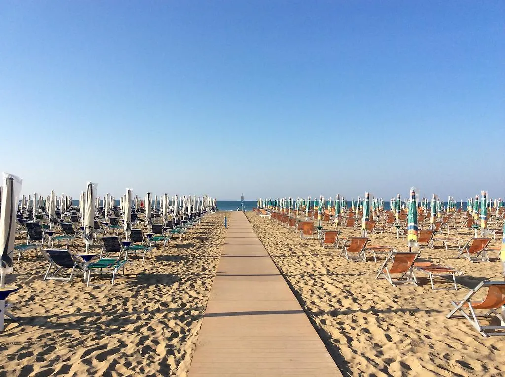 Apartment Gemini Con Piscina Bibione